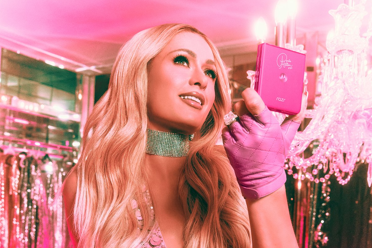 motorola and paris hilton collaborate for an exclusive razr plus edition